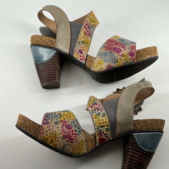 Womens L'Artiste Veneka Sandals Embossed Hand Painted Flower 39 (US 8.5) - Picture 6 of 11